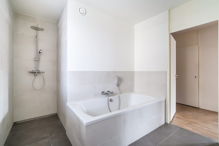 Foto 16 van Johan van Oldenbarneveltlaan 23-C