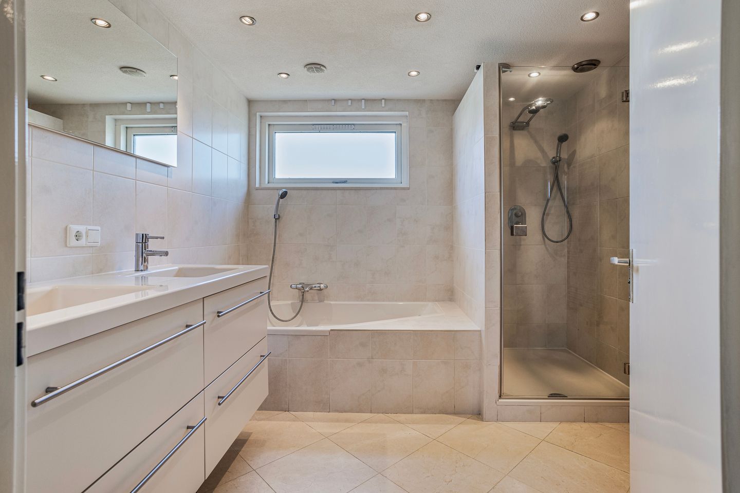 Photo 25 of Geerland 72