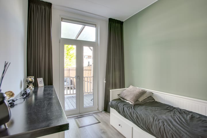 Foto 19 van Loosduinseweg 1195