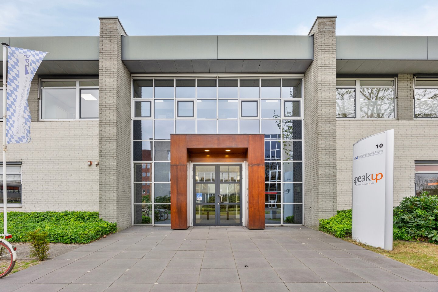 View photo 2 of Institutenweg 6