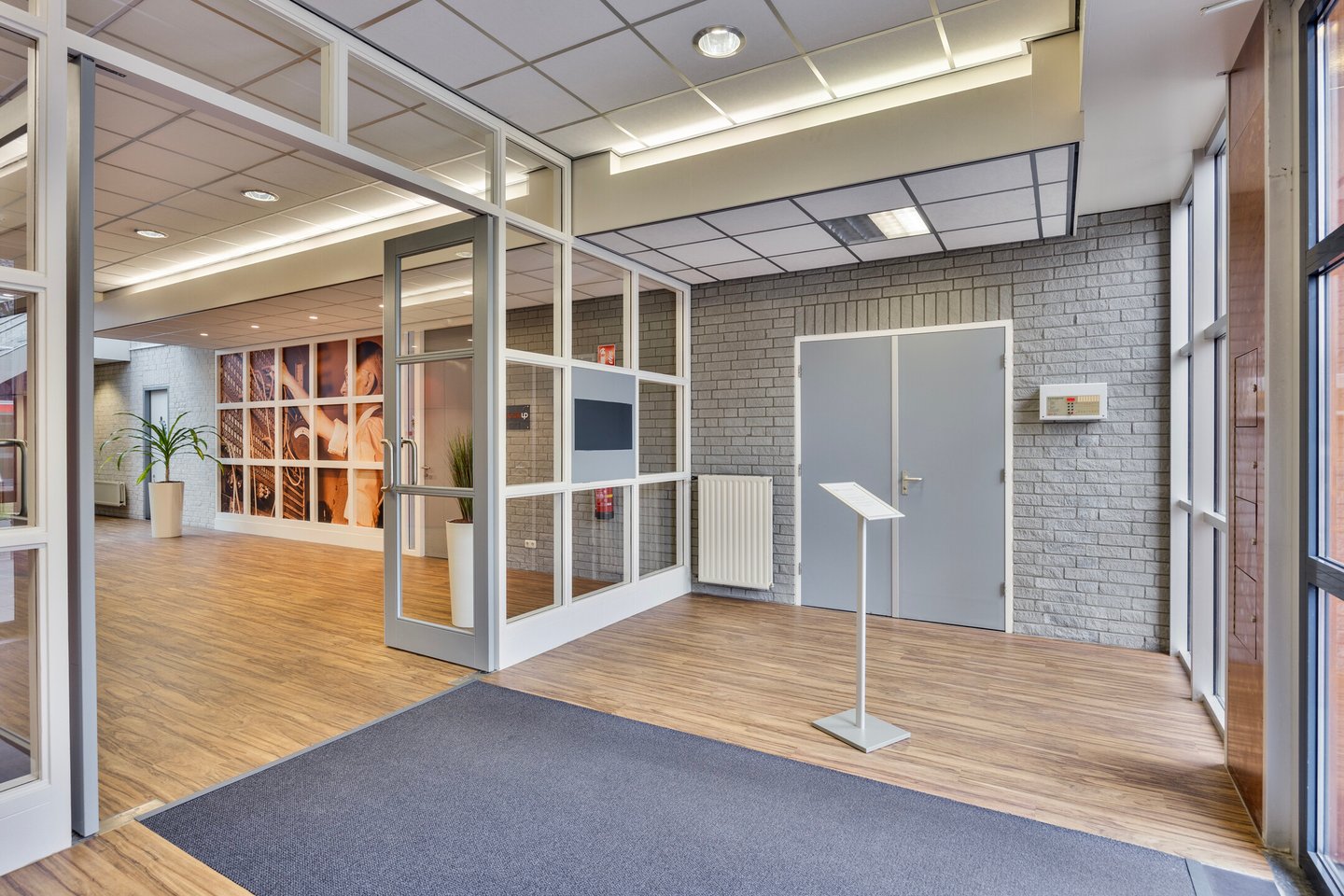 View photo 3 of Institutenweg 6
