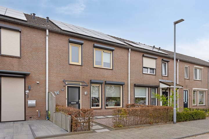 Foto 2 van Burchtstraat 8