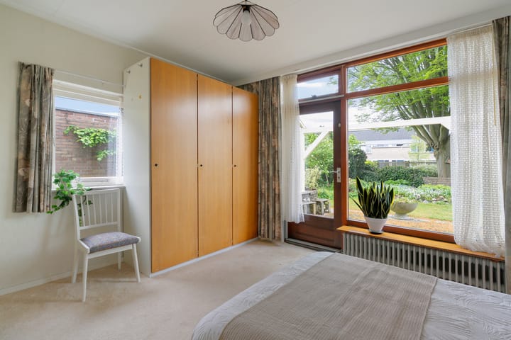 Foto 27 van Plevierstraat 6