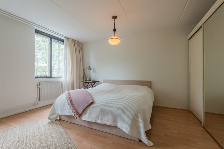 Foto 15 van Spinel 27