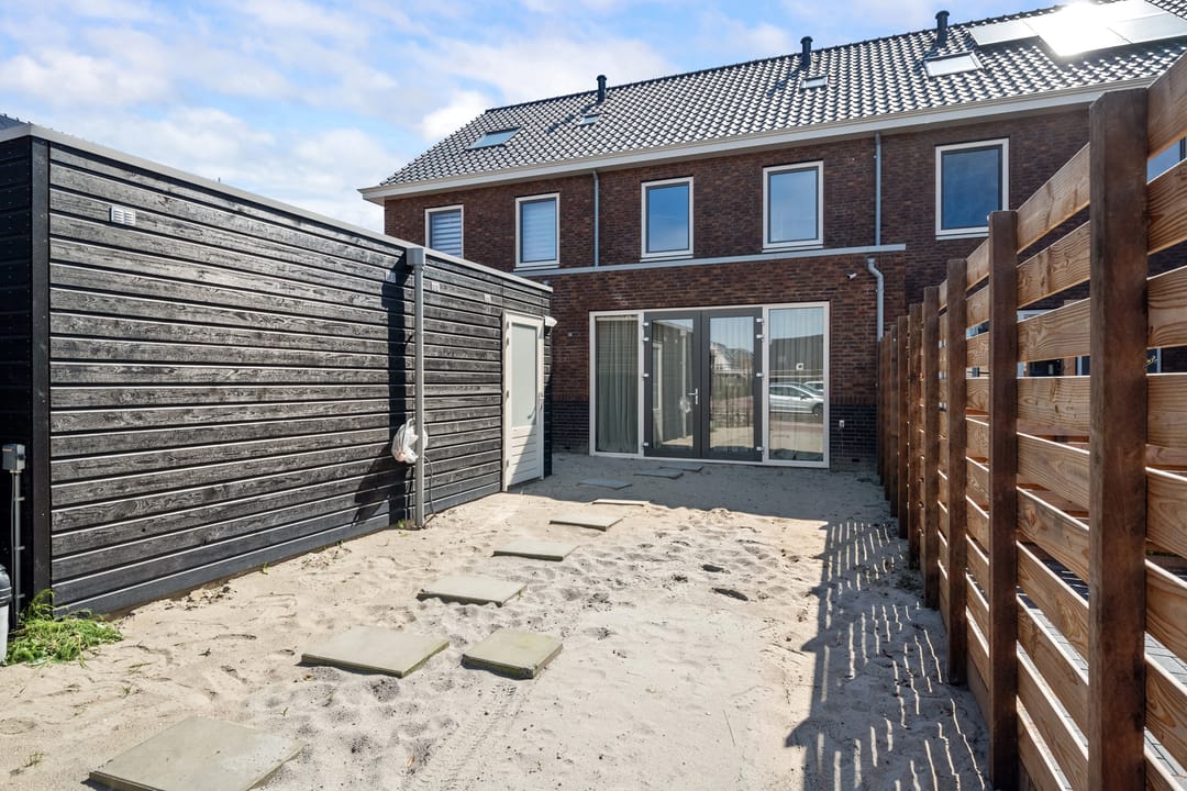 Photo 31 of Buckingham 32