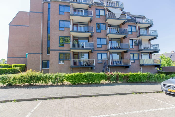 Bekijk foto van Verdragstraat 14