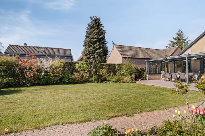 Foto 20 van Jhr. Mr. De Casembrootstraat 2