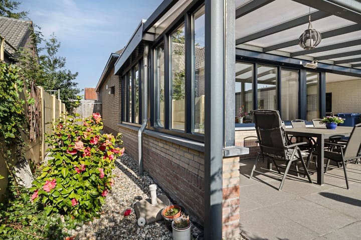 Foto 23 van Jhr. Mr. De Casembrootstraat 2