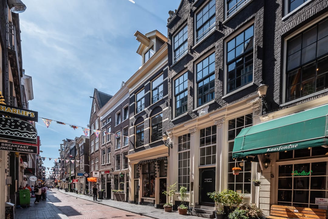 Photo 8 of Warmoesstraat 18-C