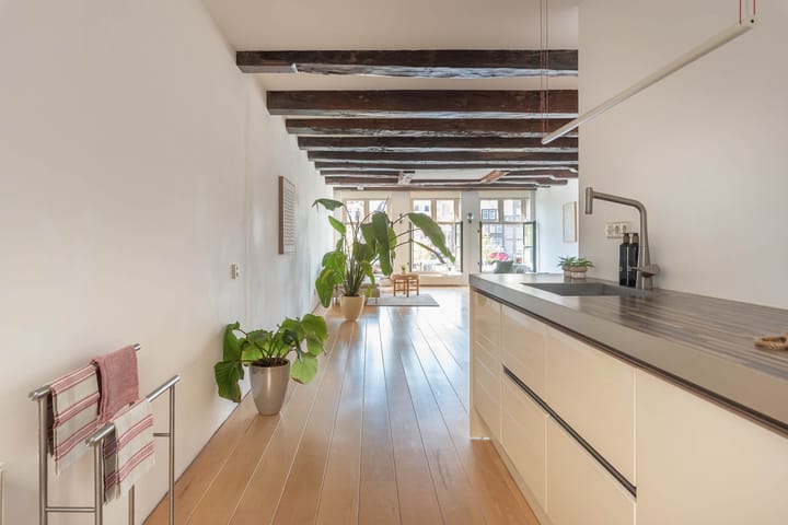 Foto 17 van Warmoesstraat 18-C