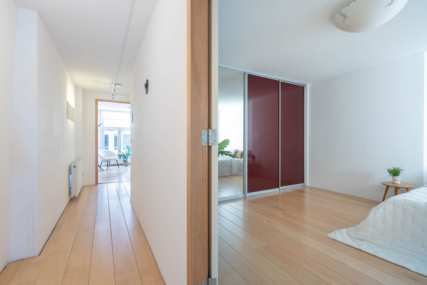 Photo 19 of Warmoesstraat 18-C