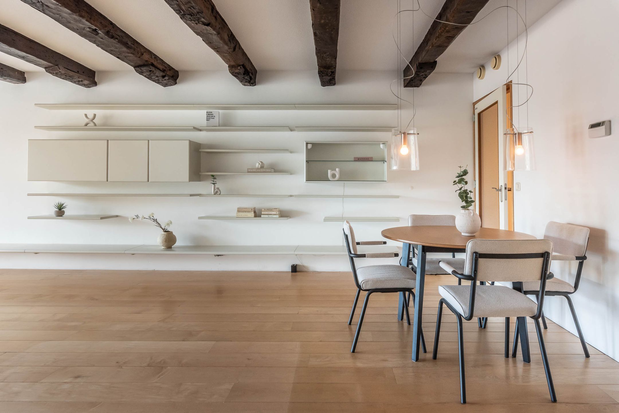 Photo 18 of Warmoesstraat 18-C