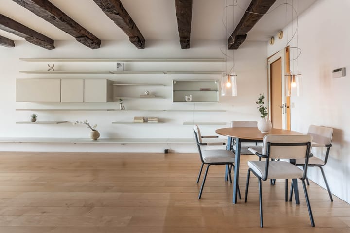 Foto 18 van Warmoesstraat 18-C