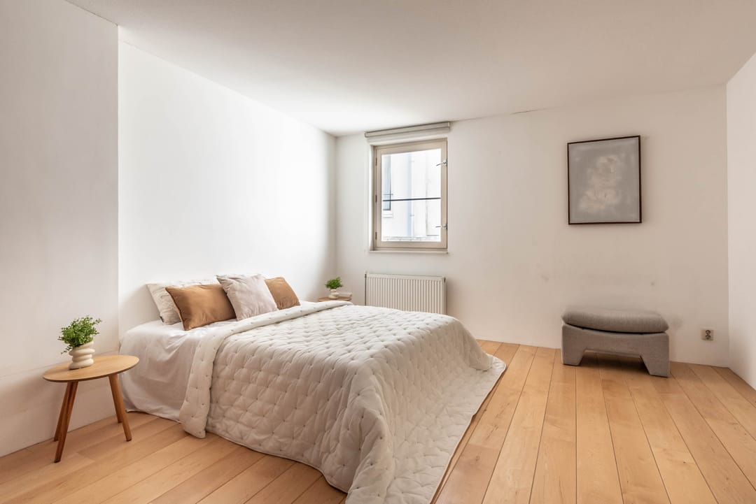 Photo 22 of Warmoesstraat 18-C