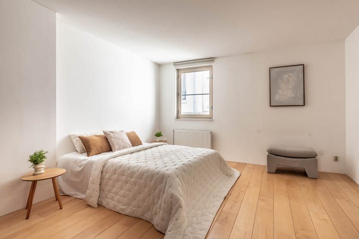 Foto 22 van Warmoesstraat 18-C