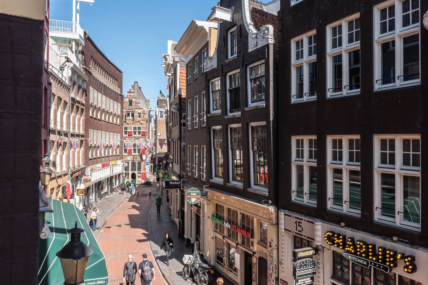 Photo 25 of Warmoesstraat 18-C