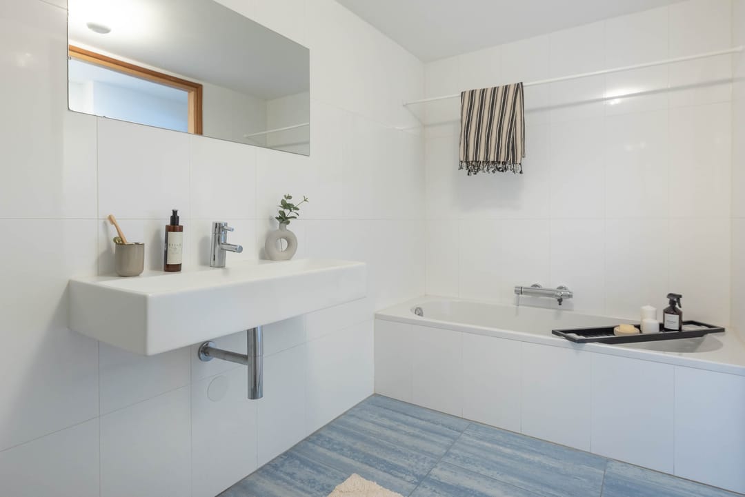 Photo 28 of Warmoesstraat 18-C