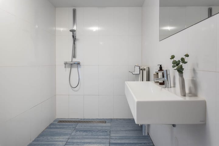 Foto 29 van Warmoesstraat 18-C