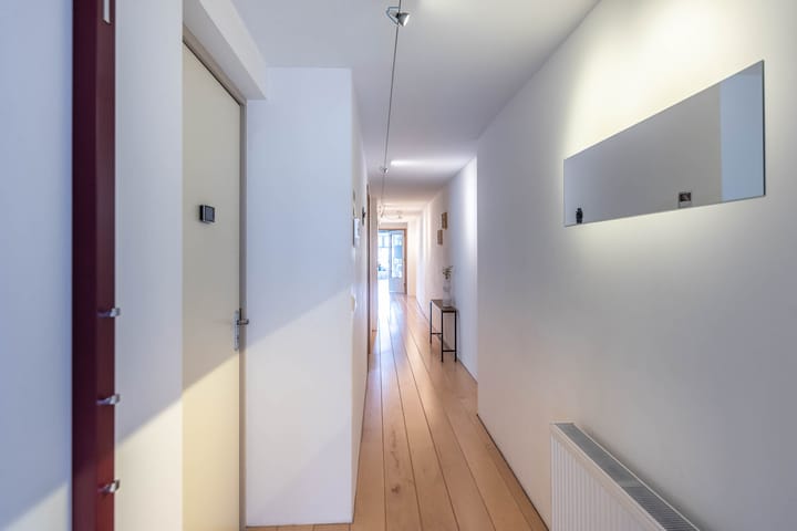 Foto 31 van Warmoesstraat 18-C