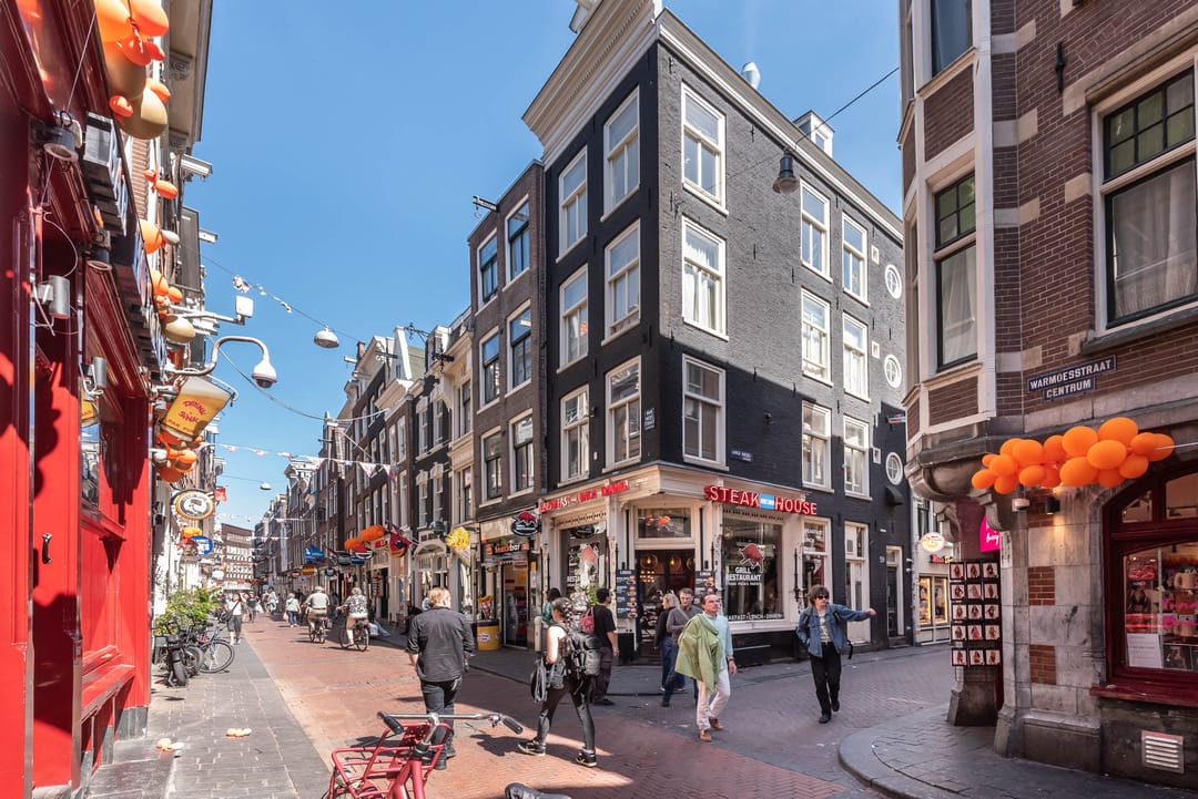 Photo 32 of Warmoesstraat 18-C