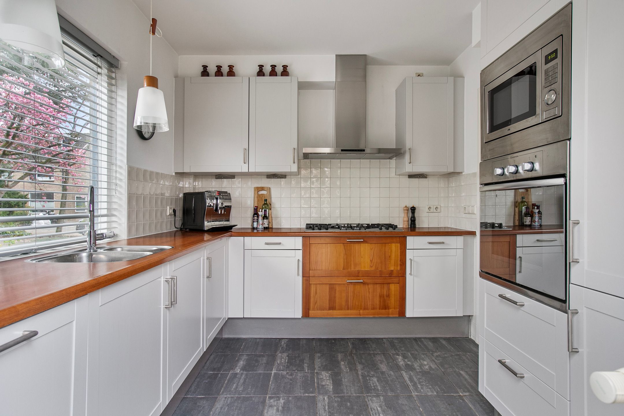 Foto 12 van Niftarlakestraat 14