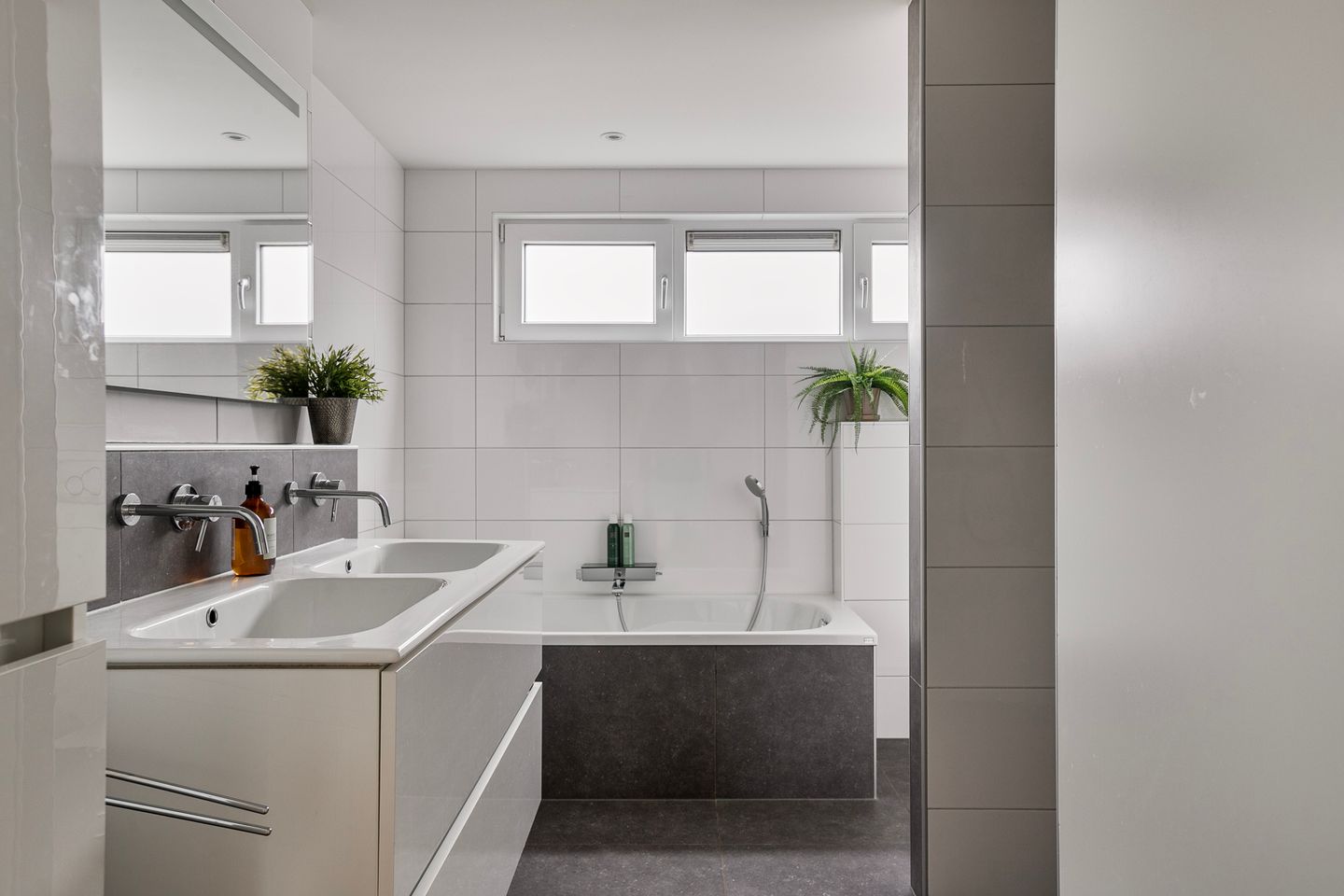 Foto 20 van Niftarlakestraat 14