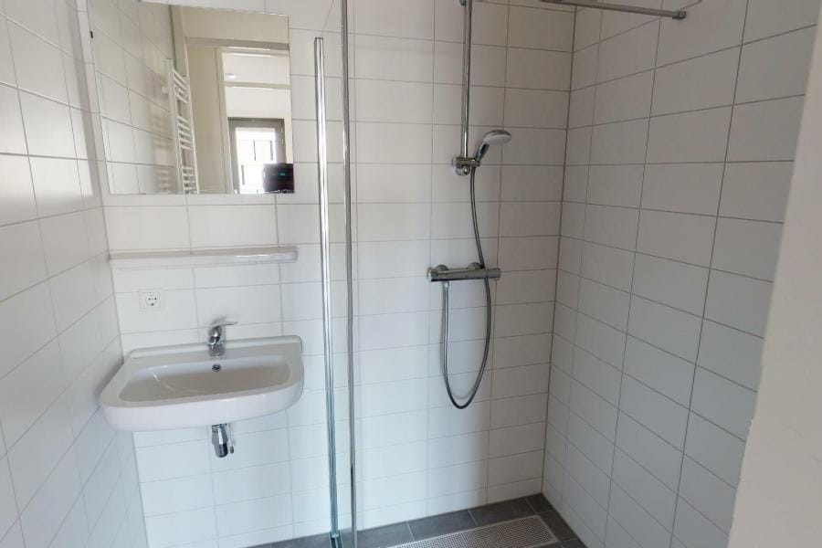 Foto 8 van Oostenburgermiddenstraat 645