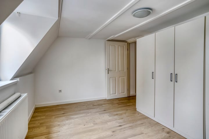 Foto 16 van Hooghuisstraat 33-B