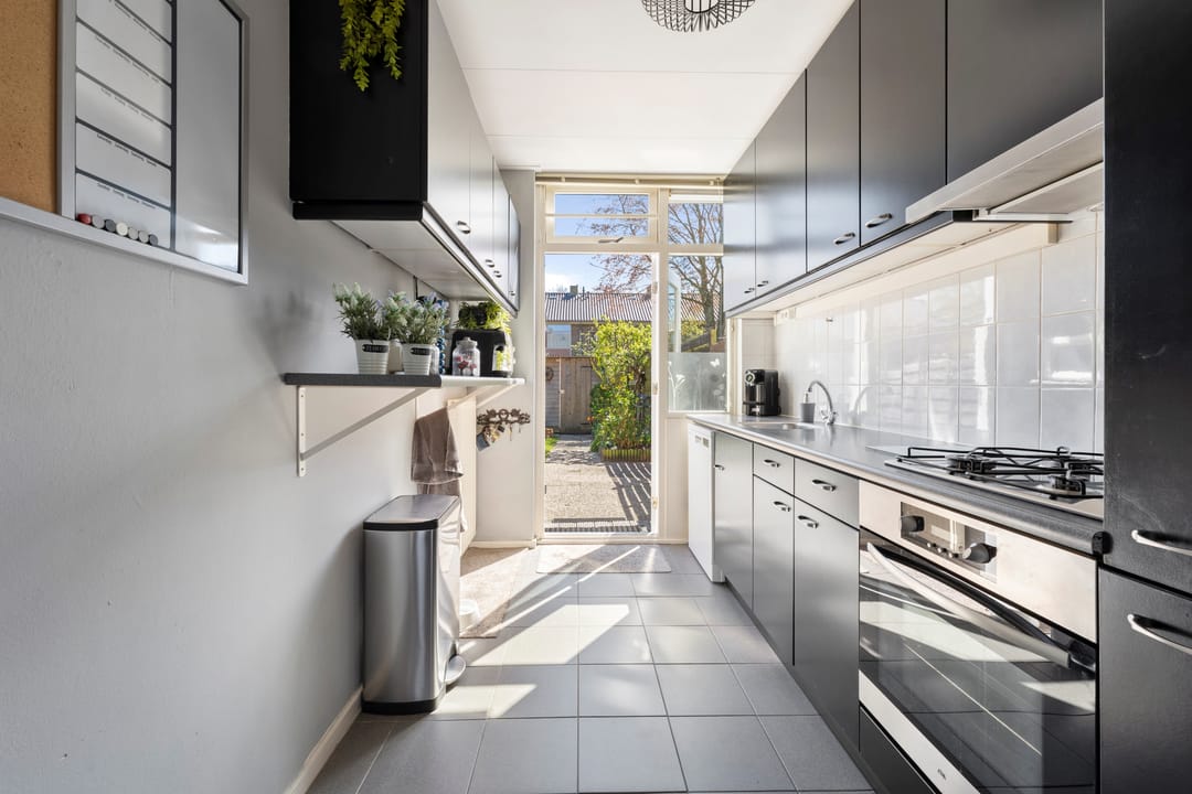 Photo 13 of Adam Schuurmanstraat 30