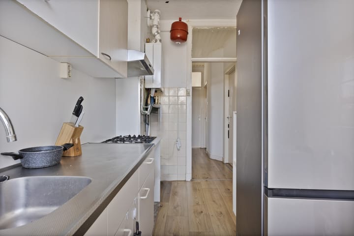 Photo 10 of Joris van der Haagenstraat 42