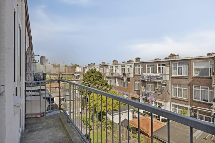 Photo 9 of Joris van der Haagenstraat 42