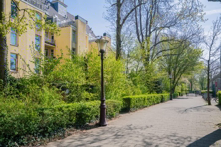 Photo 20 of Van Bossestraat 28-1