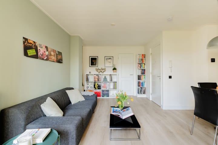 Photo 12 of Van Bossestraat 28-1