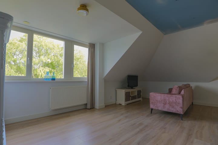 Foto 37 van Wijzend 44