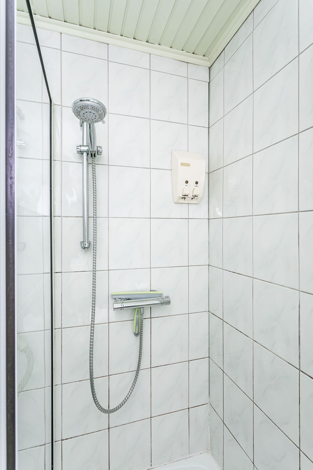 Foto 23 van Roebroekweg 78