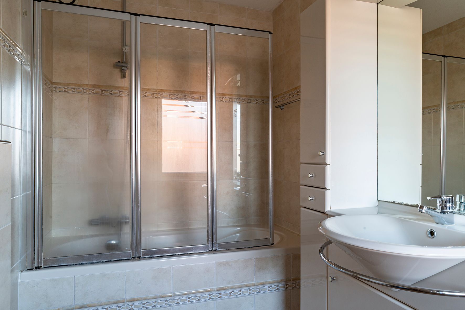 Photo 24 of Wasbloem 8