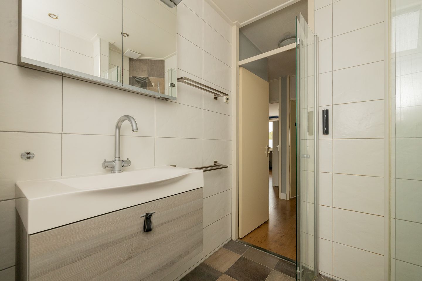 Photo 35 of Madelief 11