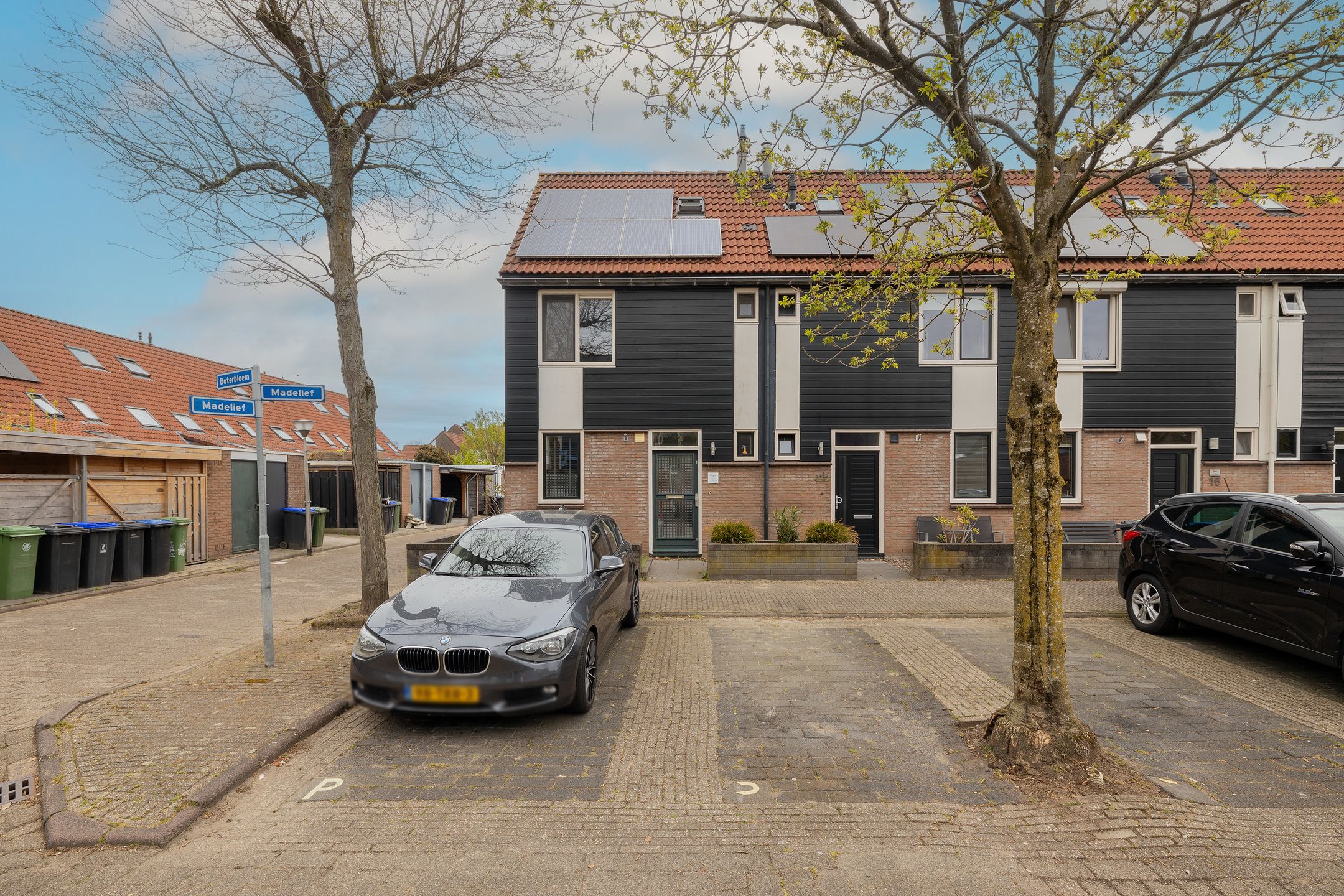 Photo 45 of Madelief 11