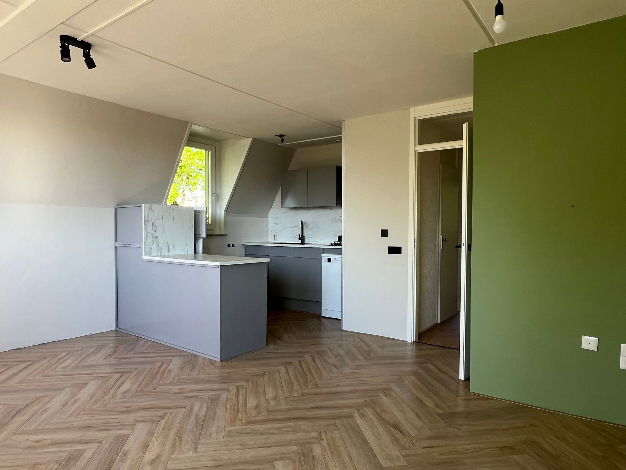 Foto 6 van Hazestraat 6-E