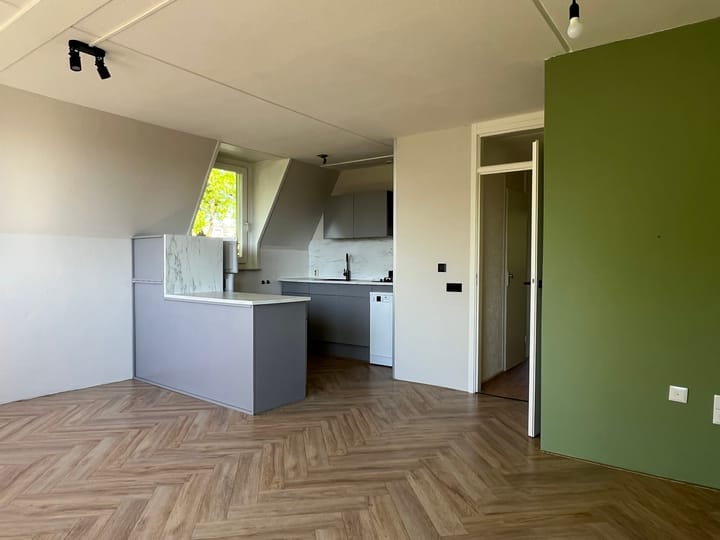 Foto 6 van Hazestraat 6-E