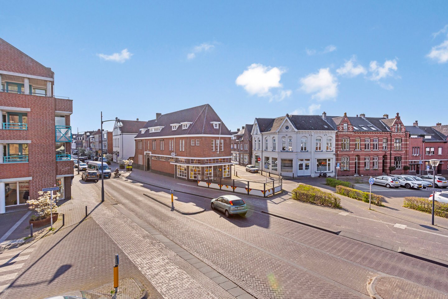 Bekijk foto 4 van Grotestraat 82