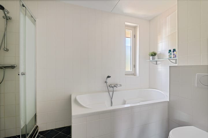 Photo 24 of Frederik Hendriklaan 37