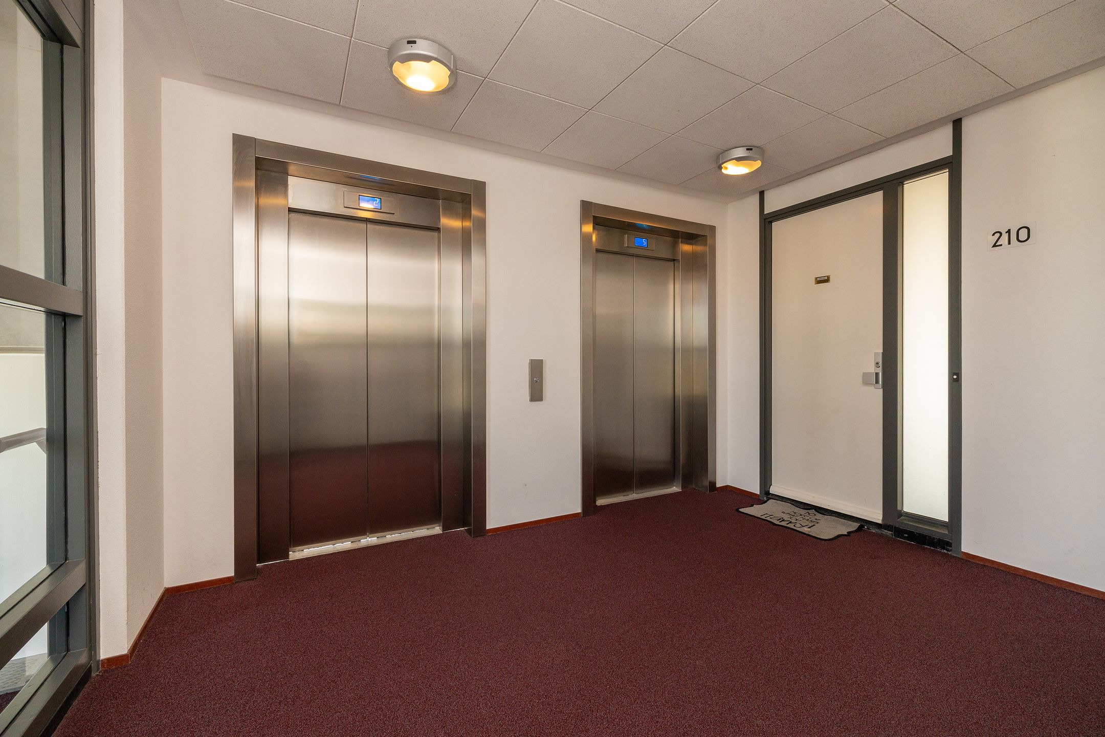 Foto 9 van Uiverplein 210