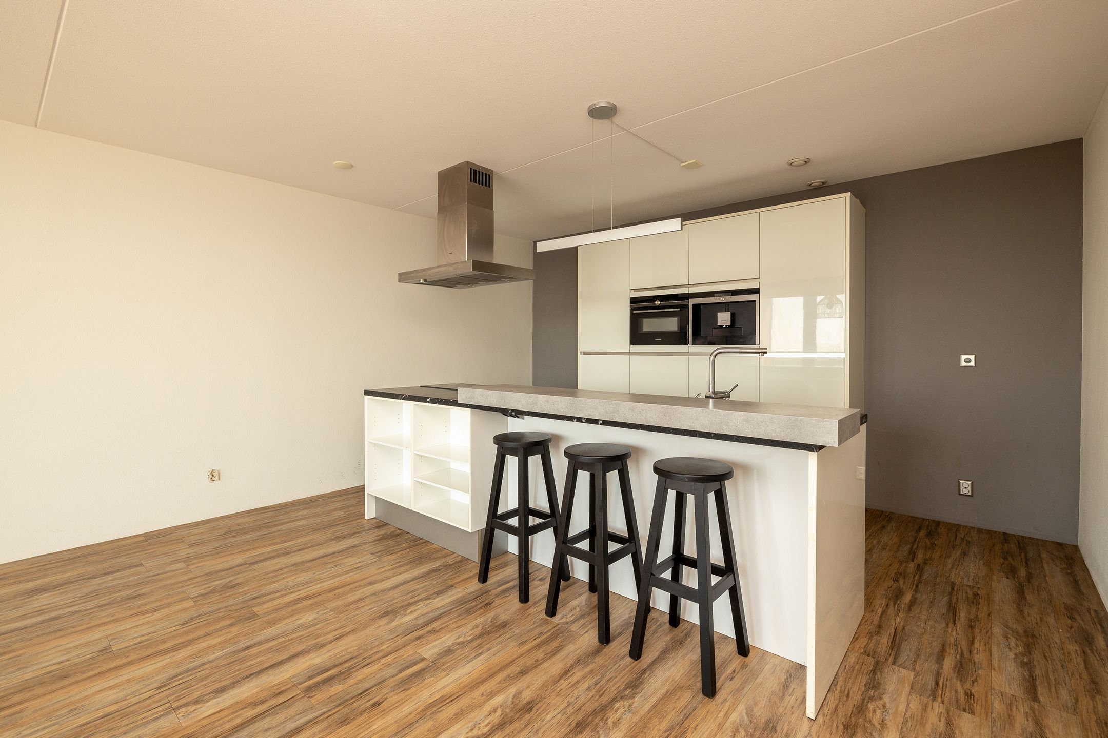 Foto 24 van Uiverplein 210