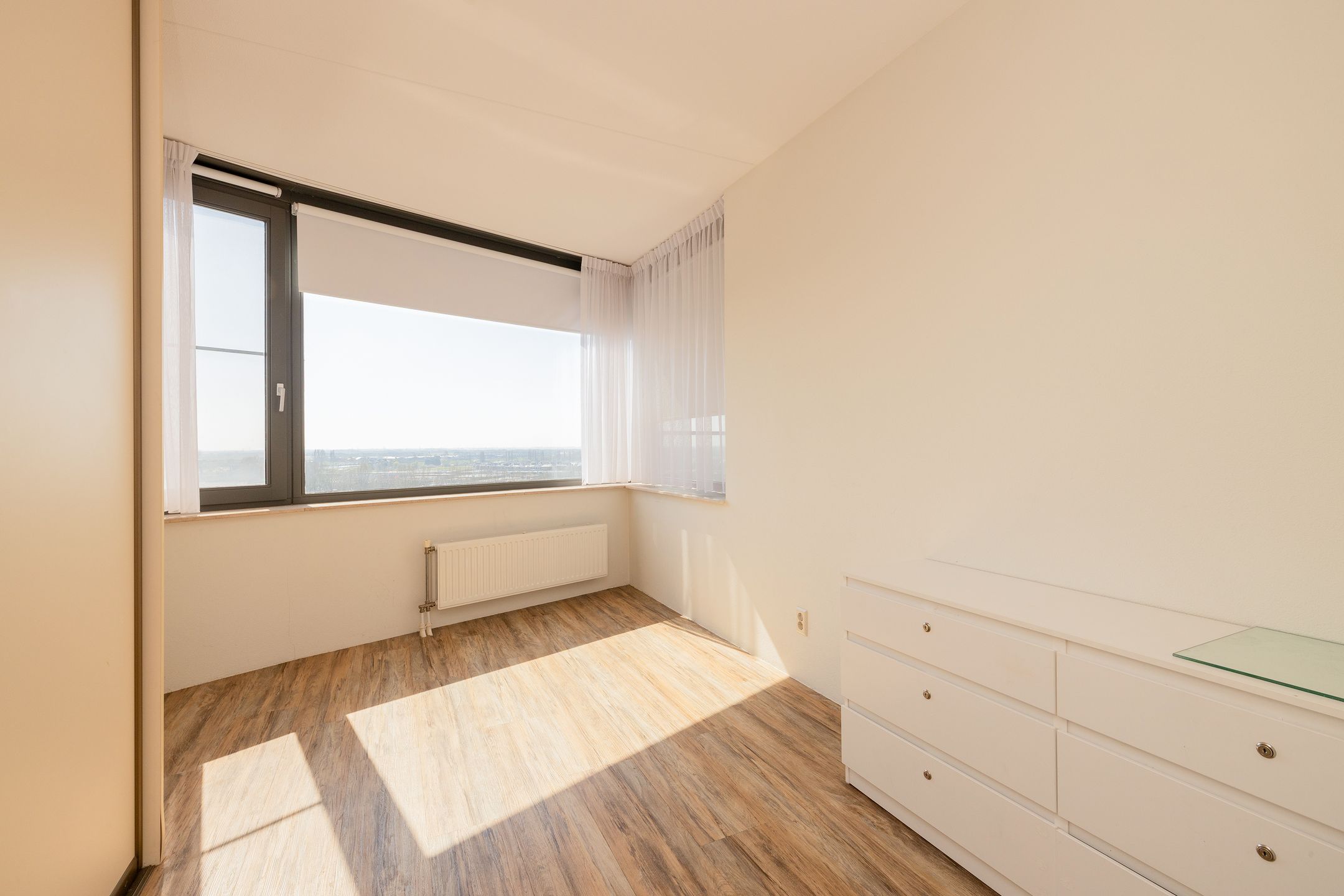 Foto 33 van Uiverplein 210