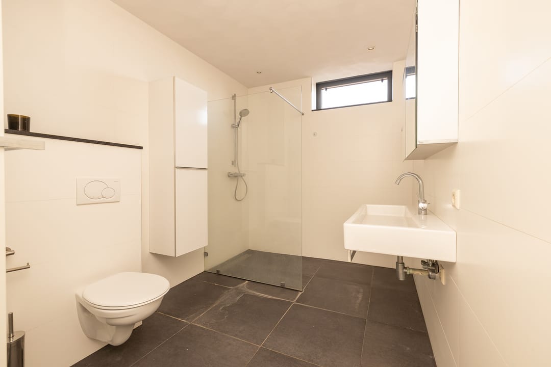 Foto 38 van Uiverplein 210