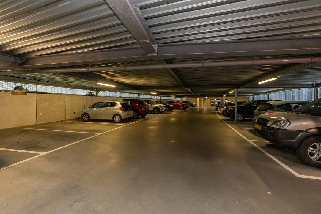 Foto 47 van Uiverplein 210