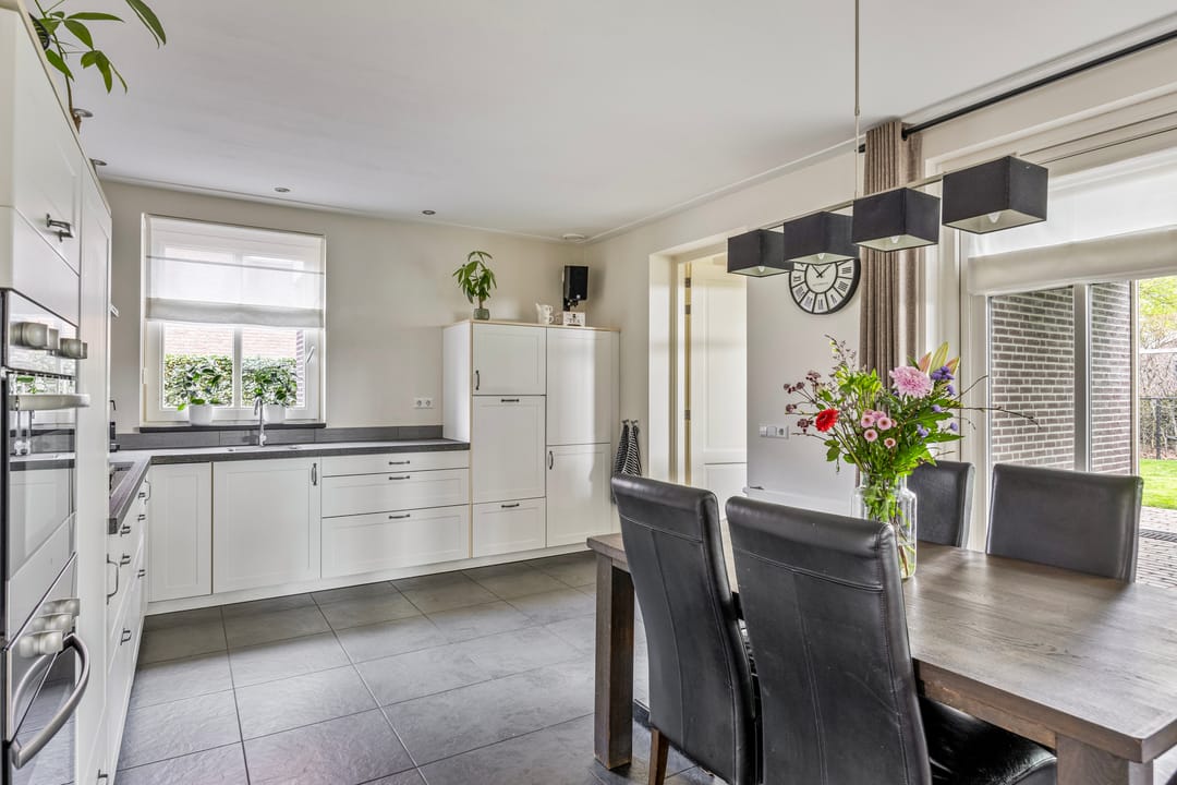 Foto 2 van Den Eik 16