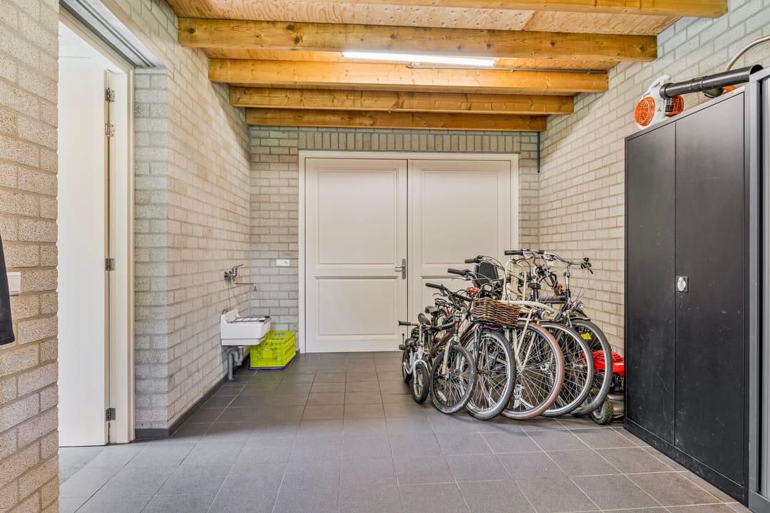 Foto 23 van Den Eik 16