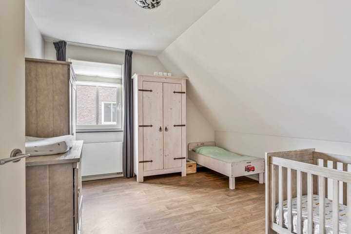 Foto 35 van Den Eik 16